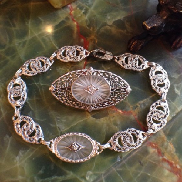 image-578296-Bracelet_14kt_wg_camphor_glass_895.jpg