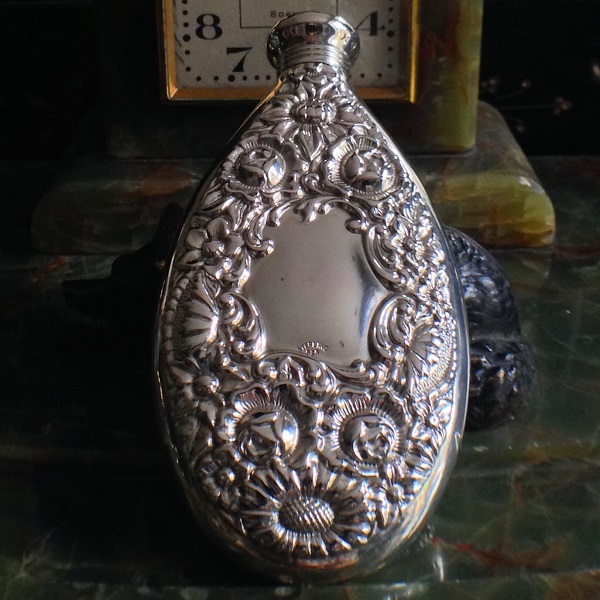 image-681022-Drinkingsterflask265.jpg