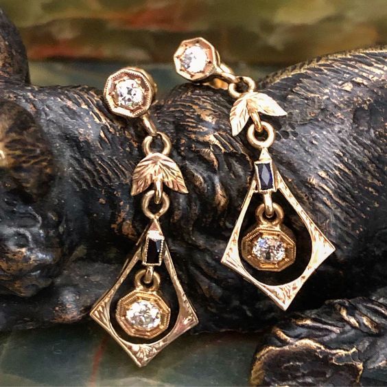 image-860406-EarringsArtDecodiamdangle1400-16790.jpg