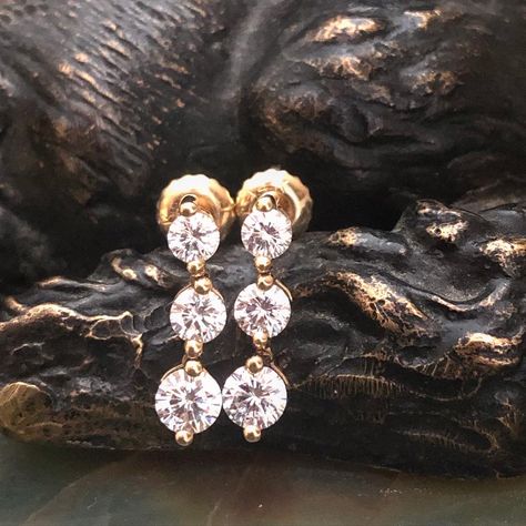 image-884955-DARJune25earringsdiam-6512b.jpg